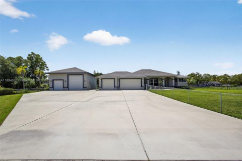 House in West Palm Beach, Florida 4 bedrooms, 232.16 sq.m. № 1892850 - photo 9
