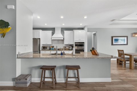 House in West Palm Beach, Florida 4 bedrooms, 232.16 sq.m. № 1892850 - photo 24