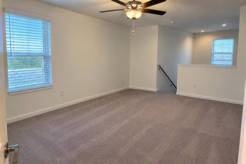 Villa ou maison à louer à Zephyrhills, Floride: 5 chambres, 221.94 m2 № 2409881 - photo 17