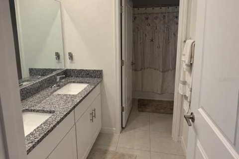 Villa ou maison à louer à Zephyrhills, Floride: 5 chambres, 221.94 m2 № 2409881 - photo 14