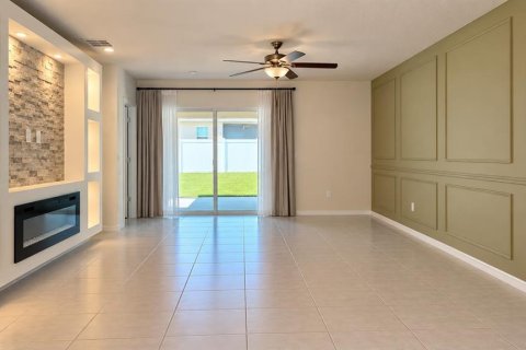 Villa ou maison à louer à Zephyrhills, Floride: 5 chambres, 221.94 m2 № 2409881 - photo 8