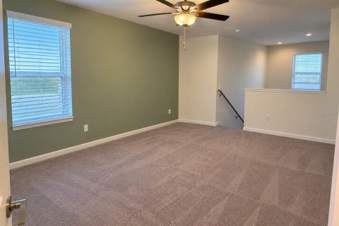 Villa ou maison à louer à Zephyrhills, Floride: 5 chambres, 221.94 m2 № 2409881 - photo 11