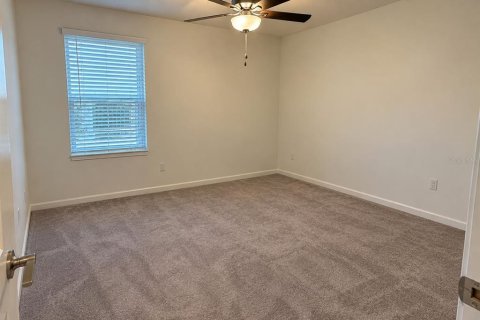 Villa ou maison à louer à Zephyrhills, Floride: 5 chambres, 221.94 m2 № 2409881 - photo 15