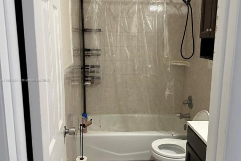 Adosado en venta en Miami, Florida, 3 dormitorios, 128.02 m2 № 2022285 - foto 17