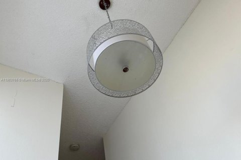 Adosado en venta en Miami, Florida, 3 dormitorios, 128.02 m2 № 2022285 - foto 11