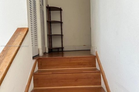 Adosado en venta en Miami, Florida, 3 dormitorios, 128.02 m2 № 2022285 - foto 6