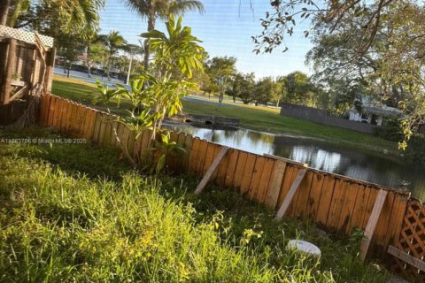 Adosado en venta en Miami, Florida, 3 dormitorios, 128.02 m2 № 2022285 - foto 5