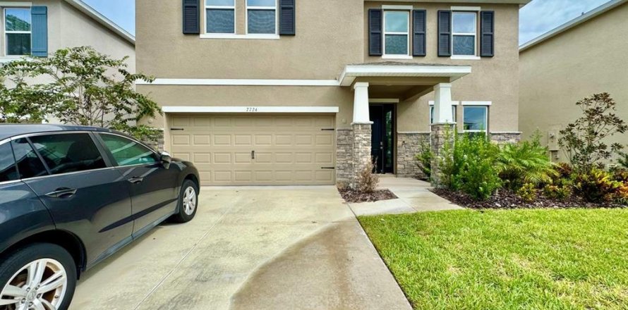 Casa en Land O' Lakes, Florida 4 dormitorios, 307.79 m2 № 1902792