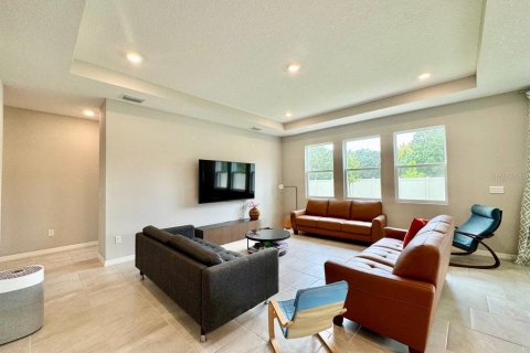 Casa en alquiler en Land O' Lakes, Florida, 4 dormitorios, 307.79 m2 № 1902792 - foto 3