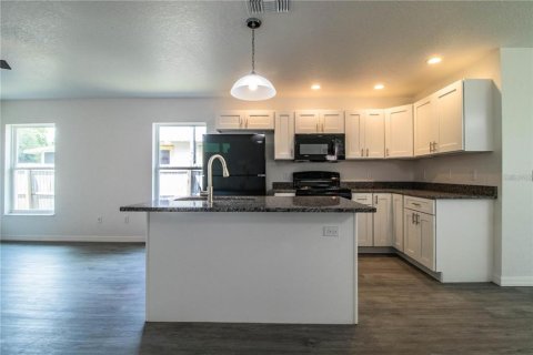Villa ou maison à vendre à Lakeland, Floride: 3 chambres, 122.45 m2 № 2144010 - photo 8