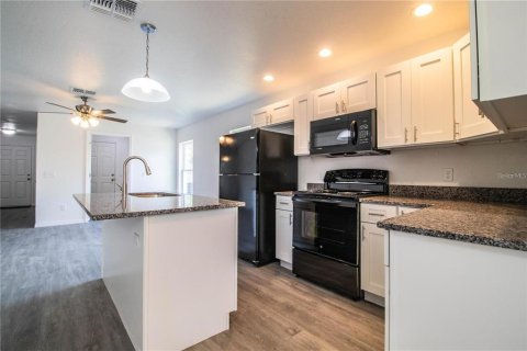 Villa ou maison à vendre à Lakeland, Floride: 3 chambres, 122.45 m2 № 2144010 - photo 6