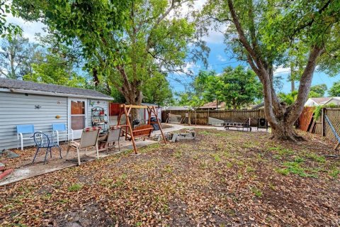 House in Saint Petersburg, Florida 2 bedrooms, 66.52 sq.m. № 2150054 - photo 15