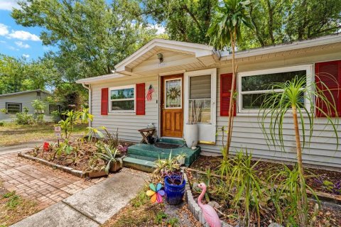 House in Saint Petersburg, Florida 2 bedrooms, 66.52 sq.m. № 2150054