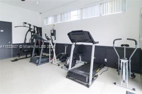 Condominio en venta en Hallandale Beach, Florida, 1 dormitorio, 58.06 m2 № 2084505 - foto 20