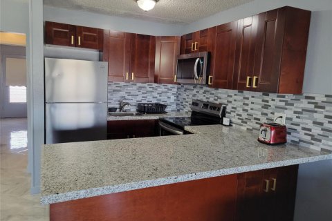 Condominio en venta en Hallandale Beach, Florida, 1 dormitorio, 58.06 m2 № 2084505 - foto 2