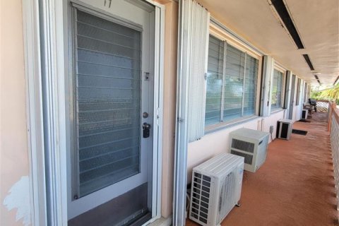 Condominio en venta en Hallandale Beach, Florida, 1 dormitorio, 58.06 m2 № 2084505 - foto 15