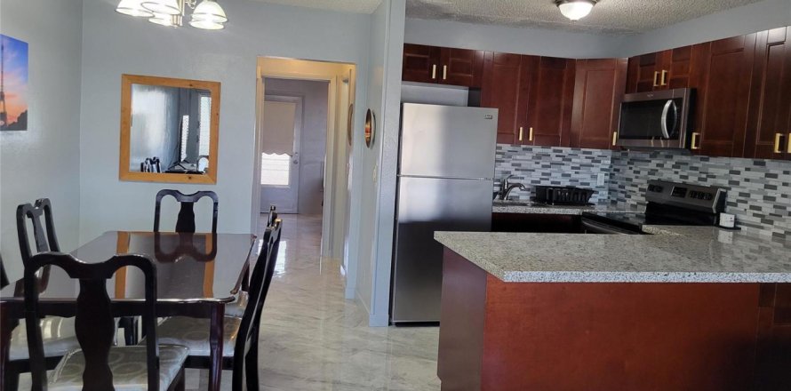 Condominio en Hallandale Beach, Florida, 1 dormitorio  № 2084505
