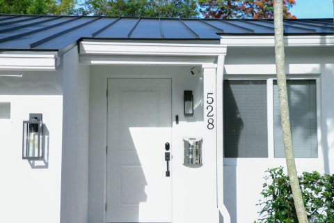 Villa ou maison à louer à Fort Lauderdale, Floride: 3 chambres, 112.23 m2 № 968256 - photo 1