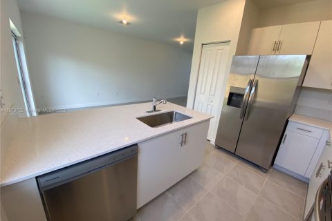 Touwnhouse à vendre à Homestead, Floride: 3 chambres, 123.65 m2 № 1925675 - photo 6