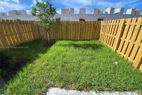 Touwnhouse à vendre à Homestead, Floride: 3 chambres, 123.65 m2 № 1925675 - photo 7