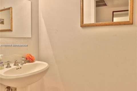 Condominio en venta en Miami, Florida, 1 dormitorio, 74.32 m2 № 2006272 - foto 8