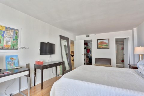 Condominio en venta en Miami, Florida, 1 dormitorio, 74.32 m2 № 2006272 - foto 5
