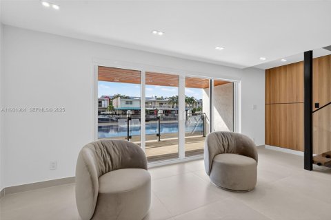 Casa en alquiler en North Miami Beach, Florida, 3 dormitorios, 227.61 m2 № 1990470 - foto 21