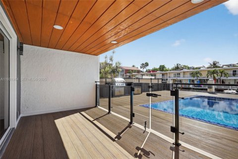 Casa en alquiler en North Miami Beach, Florida, 3 dormitorios, 227.61 m2 № 1990470 - foto 27