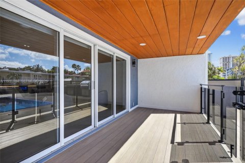 Casa en alquiler en North Miami Beach, Florida, 3 dormitorios, 227.61 m2 № 1990470 - foto 26