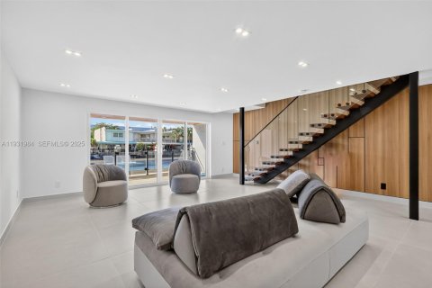 Casa en alquiler en North Miami Beach, Florida, 3 dormitorios, 227.61 m2 № 1990470 - foto 19