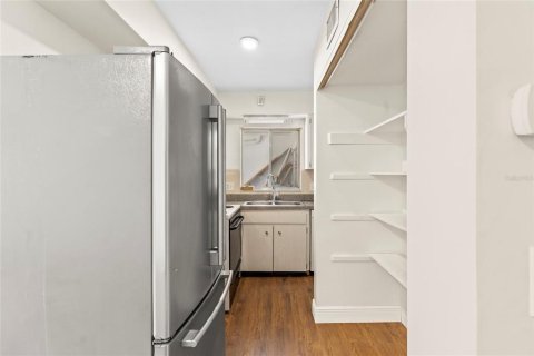 Condo in Largo, Florida, 1 bedroom  № 1518794 - photo 6