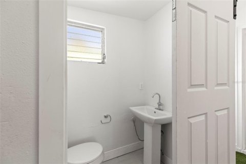 Condo in Largo, Florida, 1 bedroom  № 1518794 - photo 15
