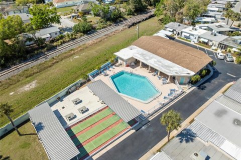 Condo in Largo, Florida, 1 bedroom  № 1518794 - photo 16