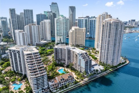 Condo in Miami, Florida, 2 bedrooms  № 1893162 - photo 23