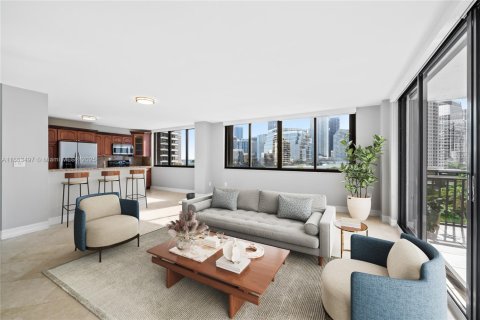 Condo in Miami, Florida, 2 bedrooms  № 1893162 - photo 3