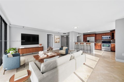 Condo in Miami, Florida, 2 bedrooms  № 1893162 - photo 1