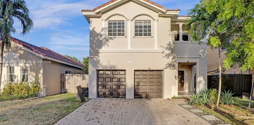 Villa ou maison à Miami, Floride 4 chambres, 187.48 m2 № 1834098