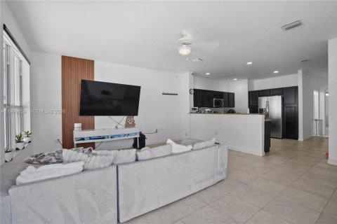 Купить виллу или дом в Майами, Флорида 4 спальни, 245.26м2, № 2153944 - фото 9
