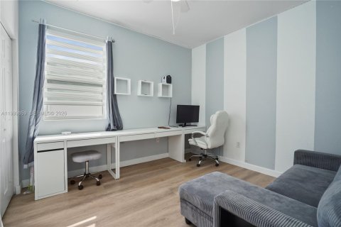 Купить виллу или дом в Майами, Флорида 4 спальни, 245.26м2, № 2153944 - фото 15