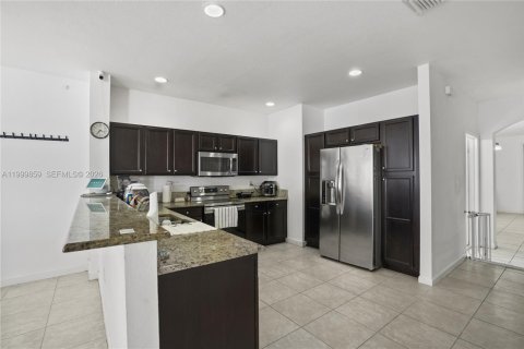 Купить виллу или дом в Майами, Флорида 4 спальни, 245.26м2, № 2153944 - фото 7