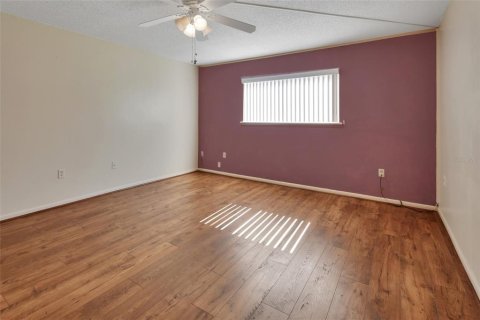 Condo in DeLand, Florida, 2 bedrooms № 2148924 - photo 17