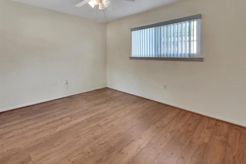 Condo in DeLand, Florida, 2 bedrooms № 2148924 - photo 23