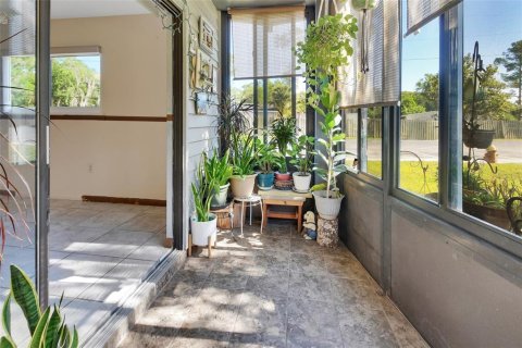 Condo in DeLand, Florida, 2 bedrooms № 2148924 - photo 29
