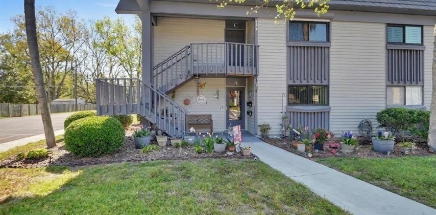 Condo in DeLand, Florida, 2 bedrooms № 2148924