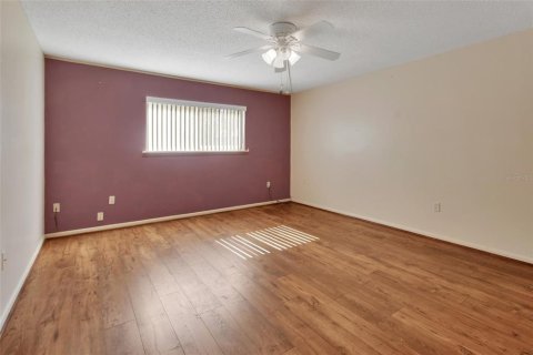 Condo in DeLand, Florida, 2 bedrooms № 2148924 - photo 16