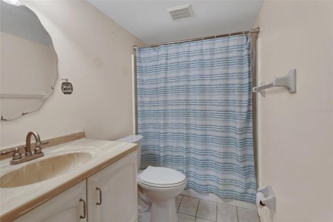 Condo in DeLand, Florida, 2 bedrooms № 2148924 - photo 26