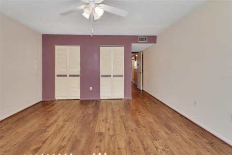 Condo in DeLand, Florida, 2 bedrooms № 2148924 - photo 18