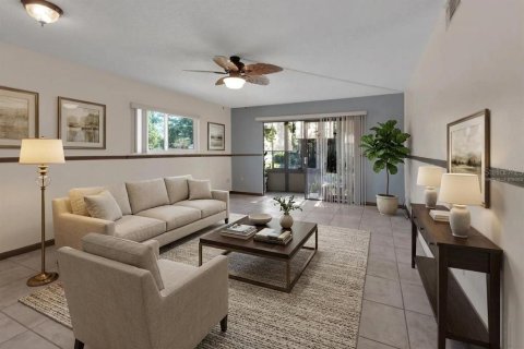Condo in DeLand, Florida, 2 bedrooms № 2148924 - photo 5