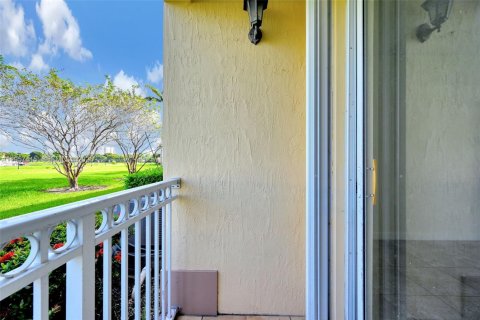 Copropriété à louer à Miami, Floride: 3 chambres, 124.49 m2 № 2011435 - photo 17