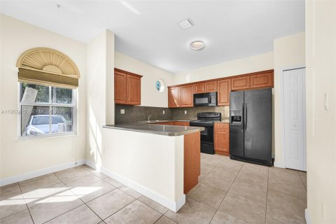 Copropriété à louer à Miami, Floride: 3 chambres, 124.49 m2 № 2011435 - photo 21